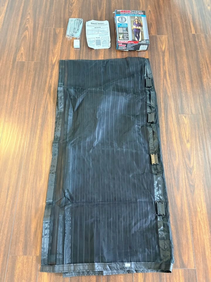 Magic Mesh Deluxe Hands-Free Screen Door - photo 3