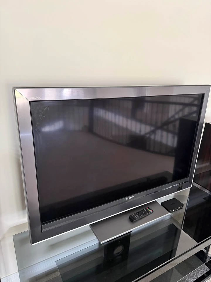 Sony TV 46-inch LCD HDTV