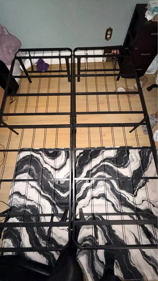 Zinus easy assemble Metal Platform Bed Frame. Full size - photo 2