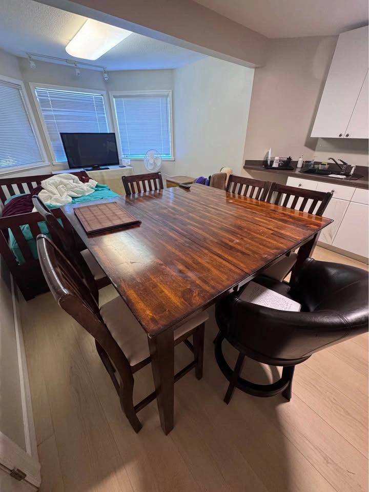 High table and 8 chairs - photo 2