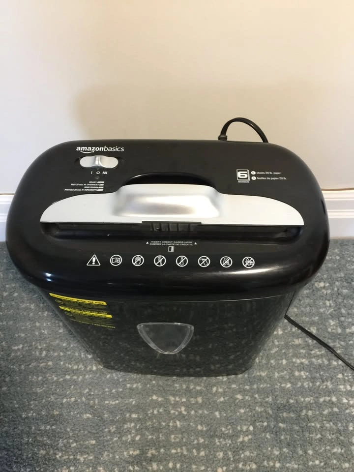 AmazonBasics 6-Sheet Cross-Cut Shredder - photo 2