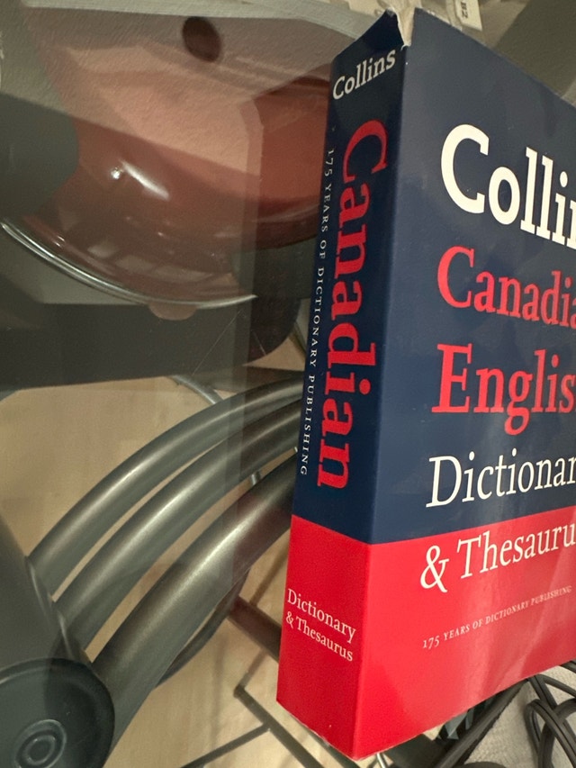 Collins Canadian English Dictionary & Thesaurus - photo 3