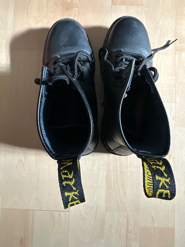 Boots like doc martens— marke brand