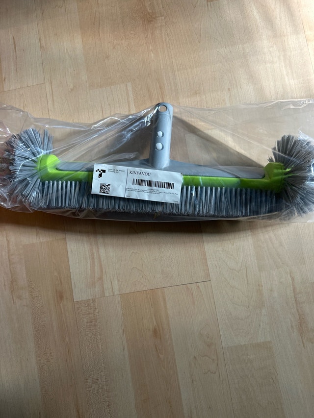 Kinfavou Swimming Pool Brush with Round End