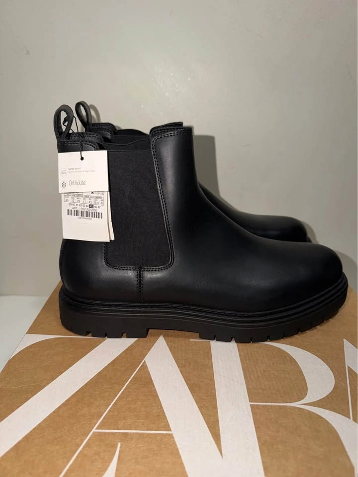 New Zara Men Chelsea Boots. Size 11 & 12 US. Firm price. - photo 4
