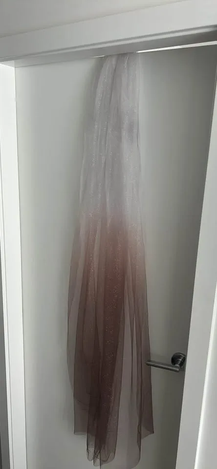 Unique Waltz Pink Sparkle Veil thumbnail