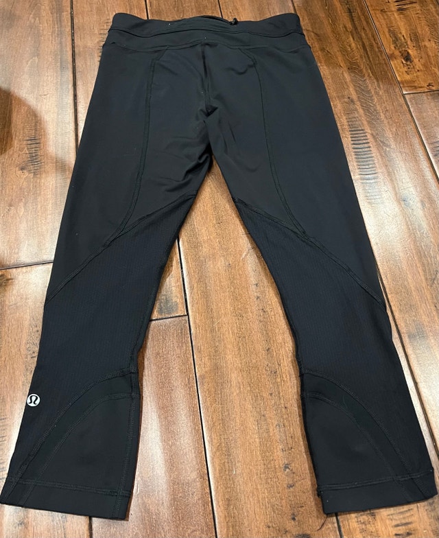 Lululemon Crops - photo 2
