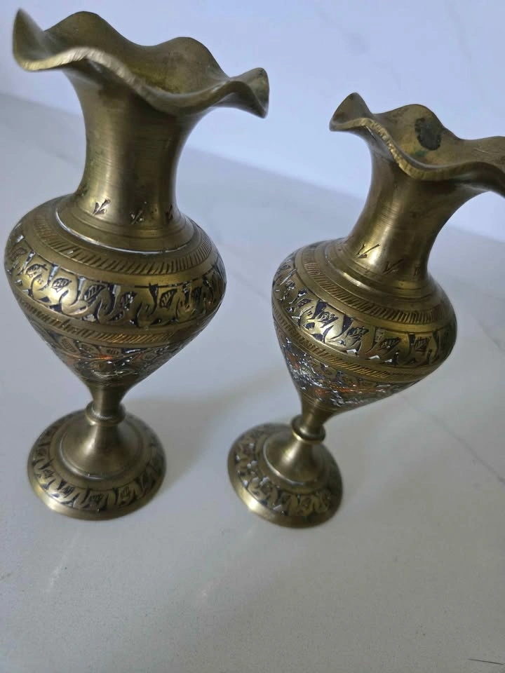 4 pieces of brass vases - photo 4