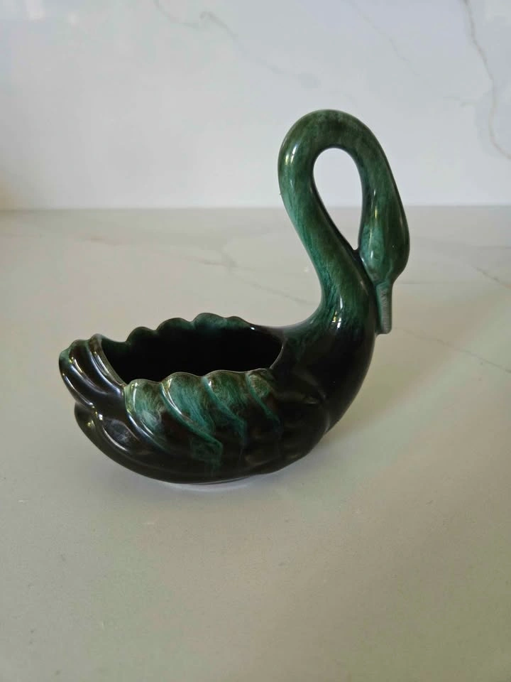 Blue Mountain Pottery Swan Planter - photo 2