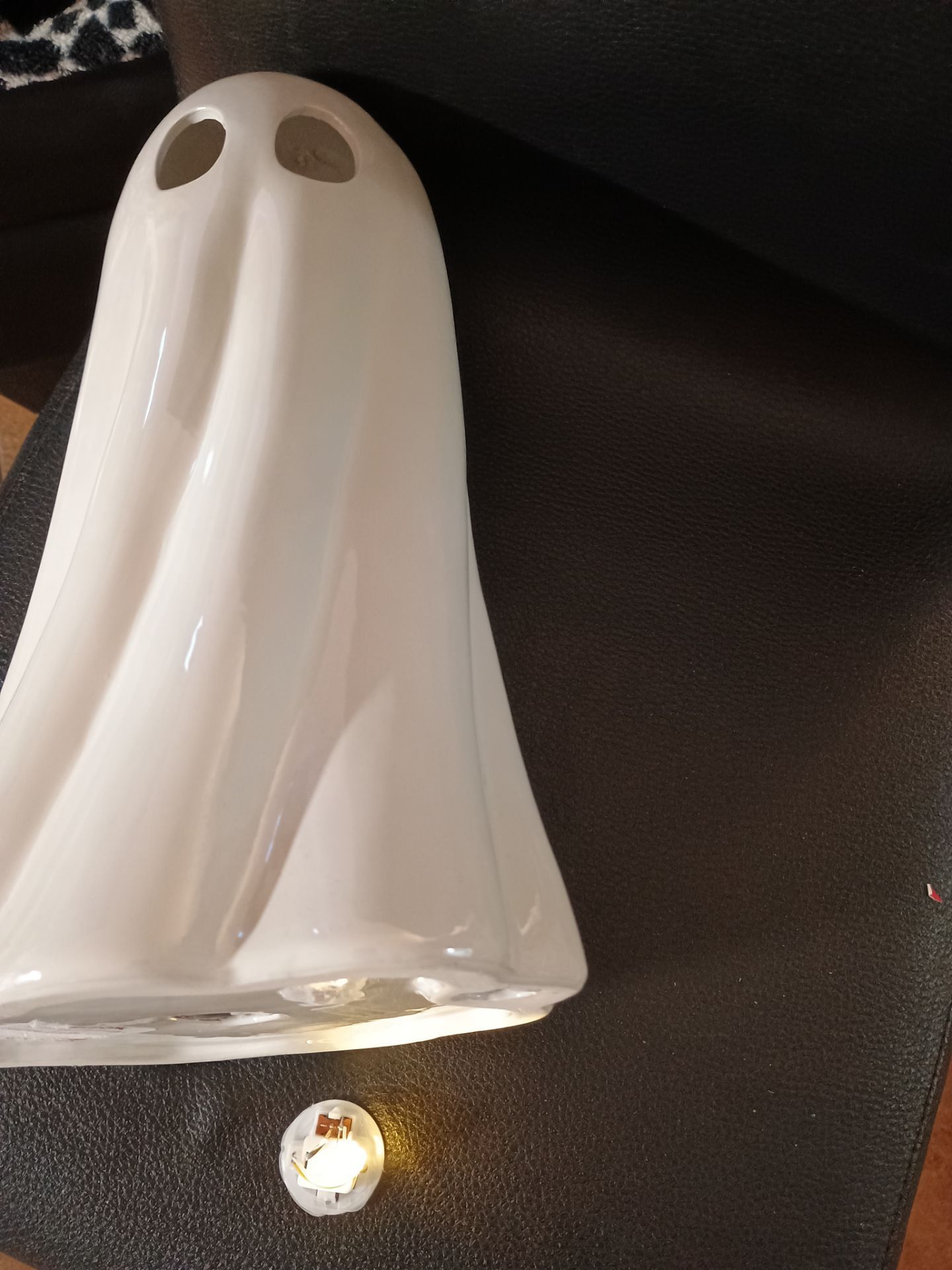 White Ceramic Light Up Ghost Decor - photo 3