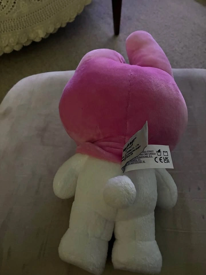 My Melody, a popular fictional character created by the Japanese - photo 2