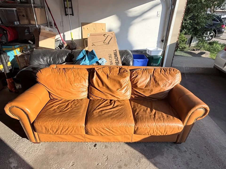 Leather Sofa and Loveseat Set with Nailhead Trim - photo 3