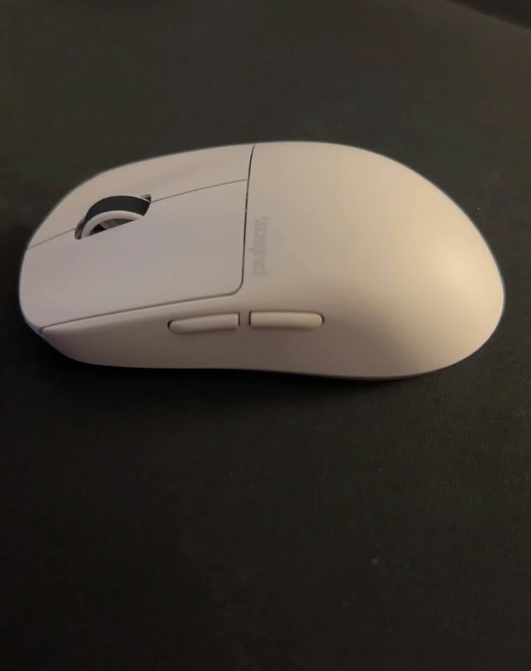 White Pulsar X2 Crazylight Medium Wireless Gaming Mouse - photo 3