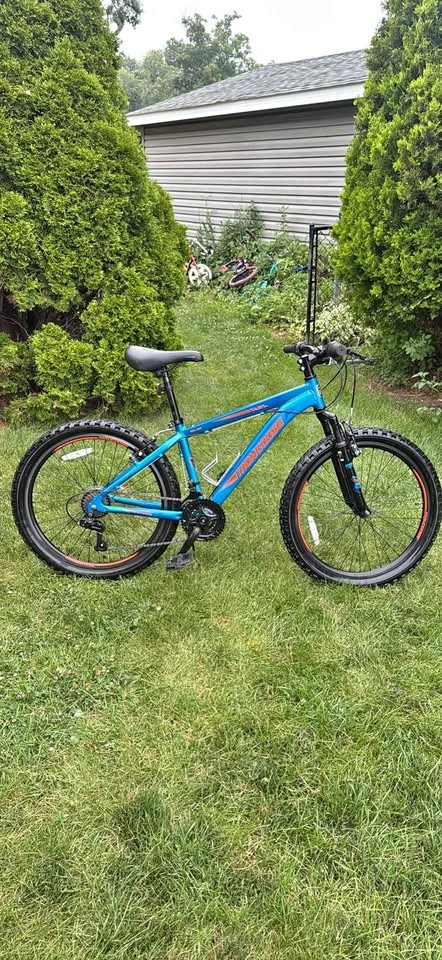 Mongoose flat Rock 24 inch bike
