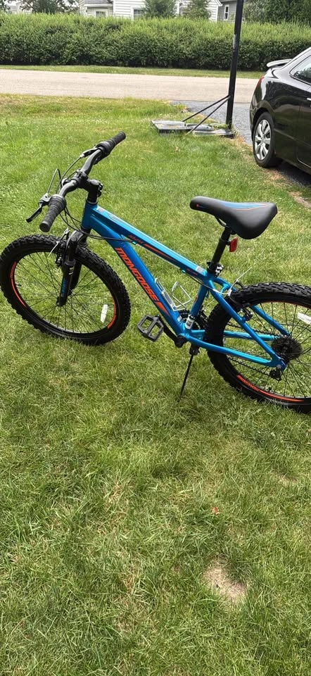 Mongoose flat Rock 24 inch bike - photo 5