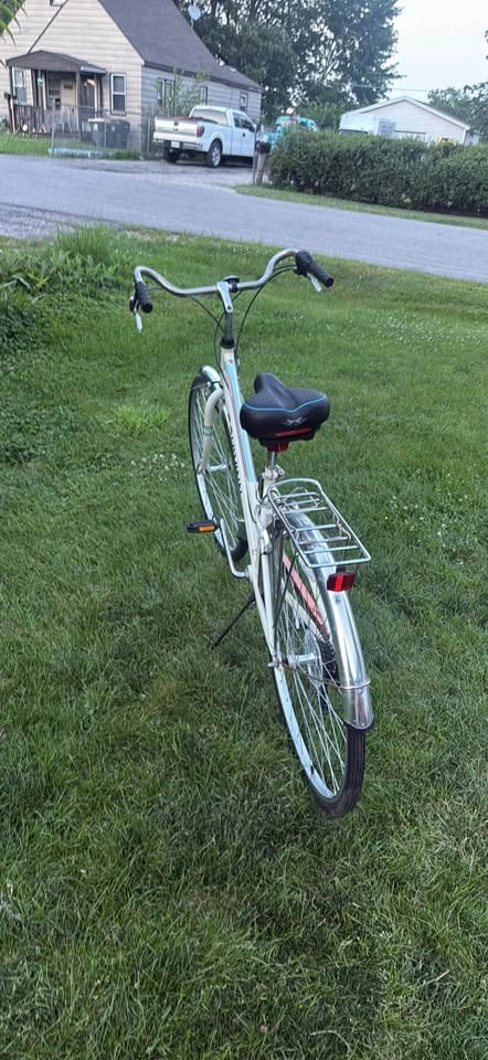 Schwinn Wayfarer 28.5 inch Bike 700c Tires - photo 5