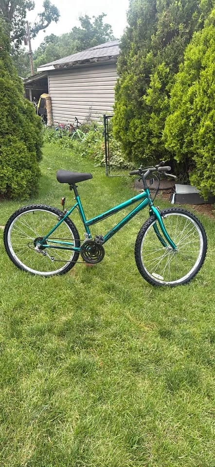 Roadmaster MT Fury 26-inch 15-speed Bike