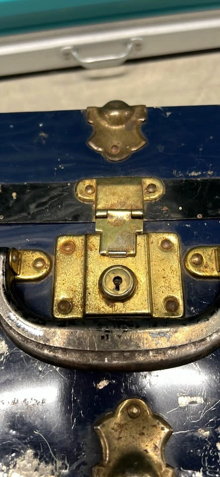Vintage Atlas Blue Trunk - photo 5