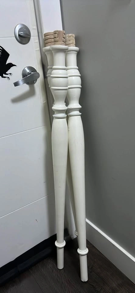 1920s Canopy Bed Posts (Set of 3) - photo 4