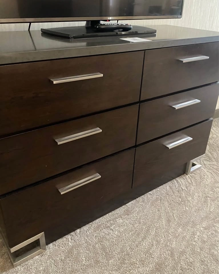 6-drawer dresser: brand new (commercial grade)