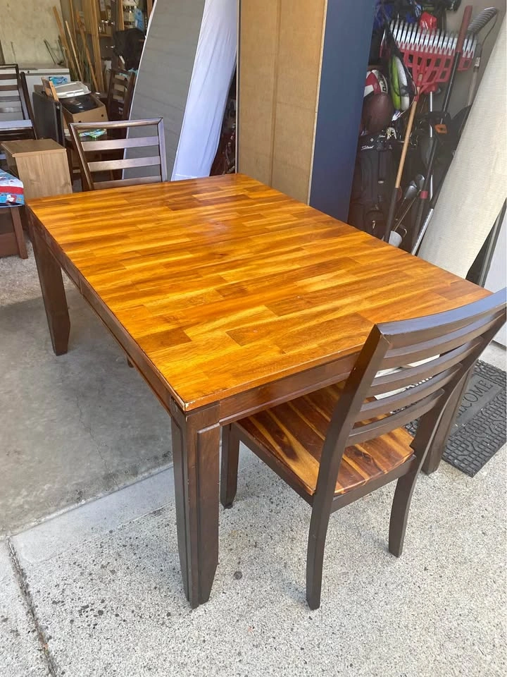 Dining table and 6 chairs