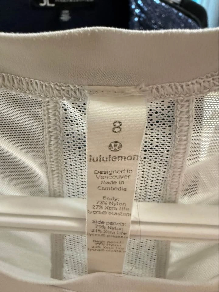 Lululemon Sleeveless Athletic Top - photo 3