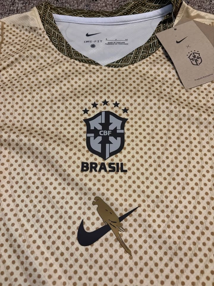 Gold brazil jersey - photo 2