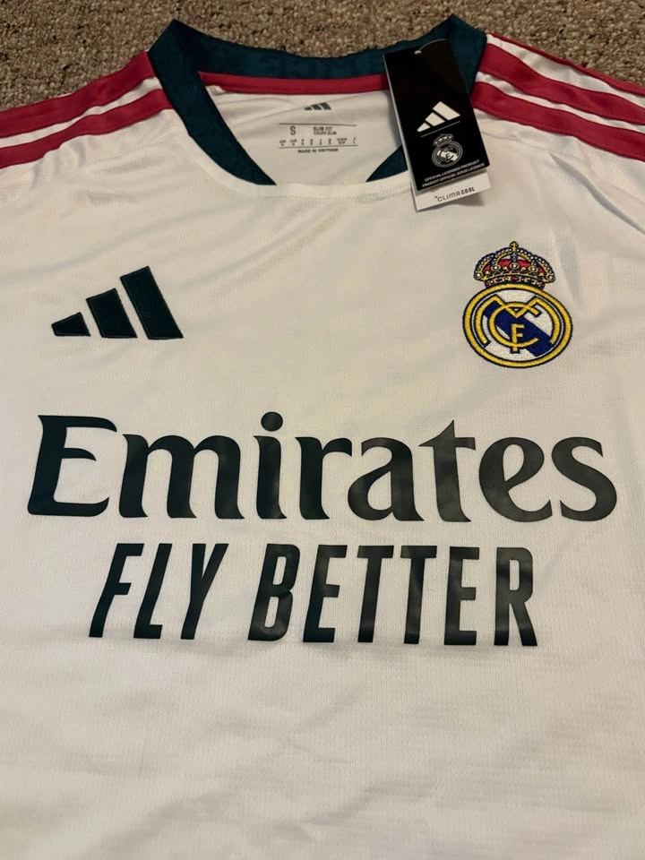 Real Madrid 2026-2027 Soccer jersey - photo 3