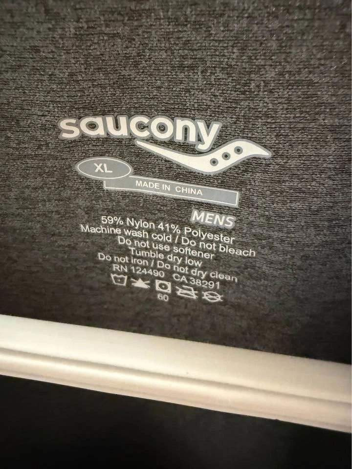 Saucony Men's XL Sleeveless Running Shirt - photo 2