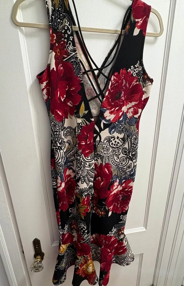 Cute stretchy dress worn once - photo 3