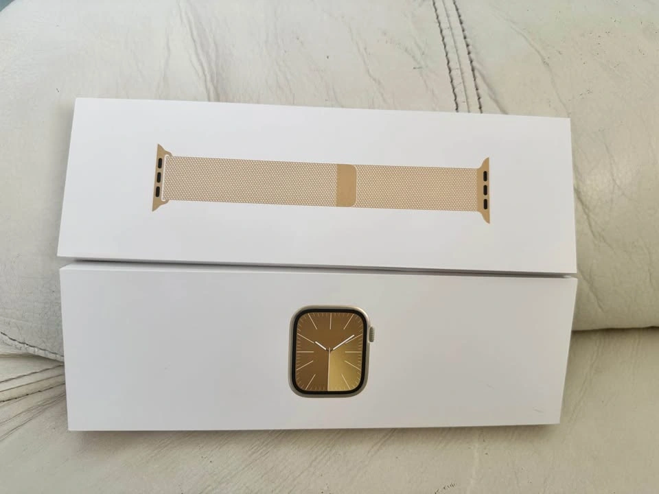 Apple Watch Series 9 45mm Gold Stainless Steel - photo 2