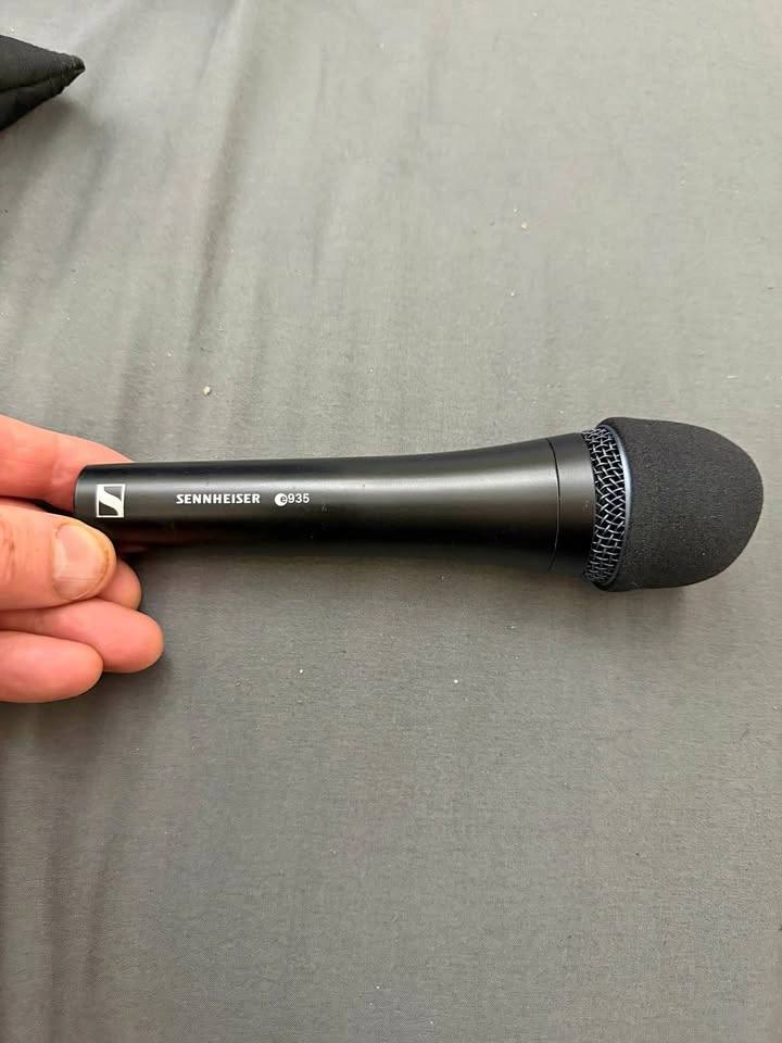 Sennheiser e935 Dynamic Microphone