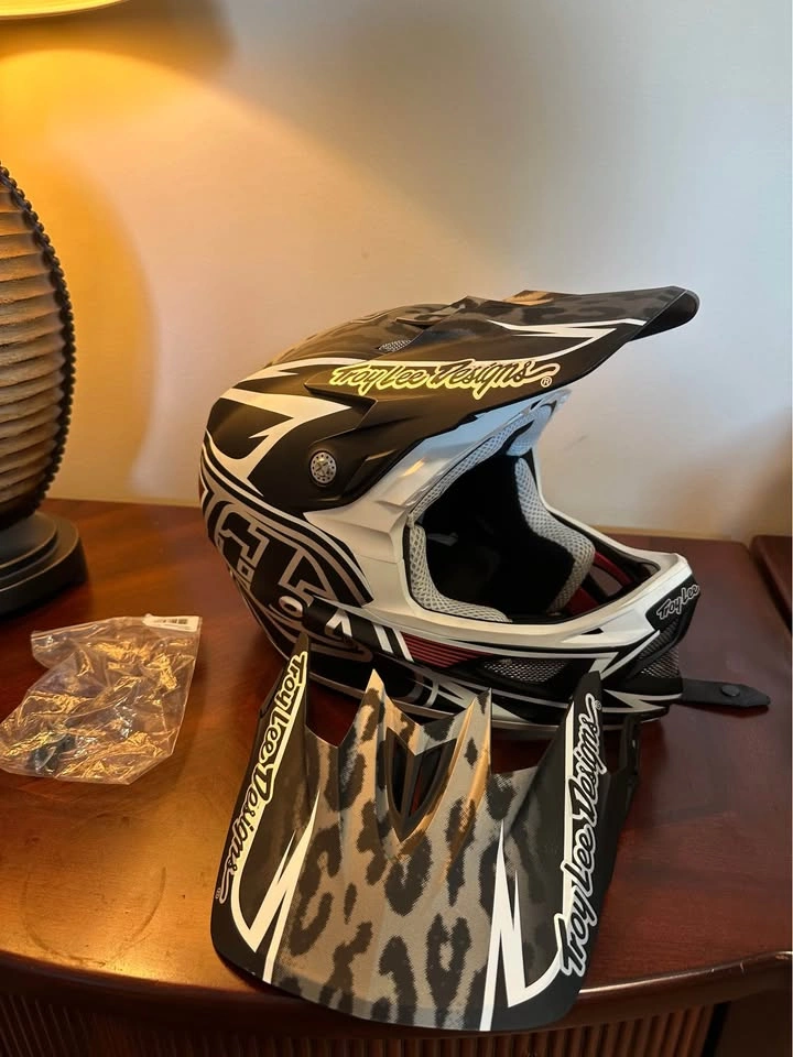 Troy Lee Designs D3 Full Face Helmet L - photo 2