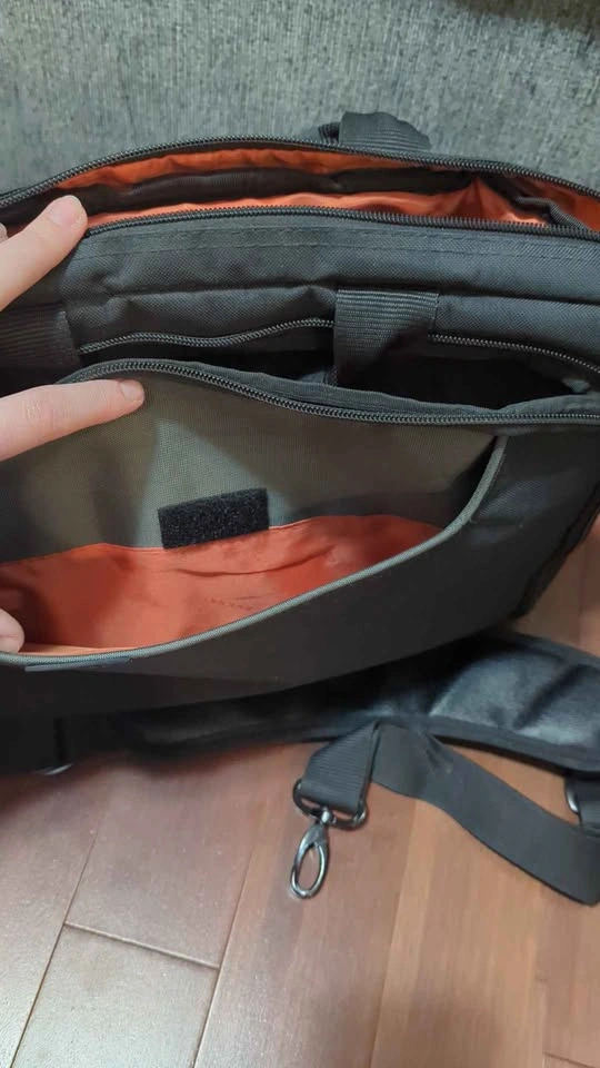 Padded Laptop Shoulder Bag (Everki) - photo 4