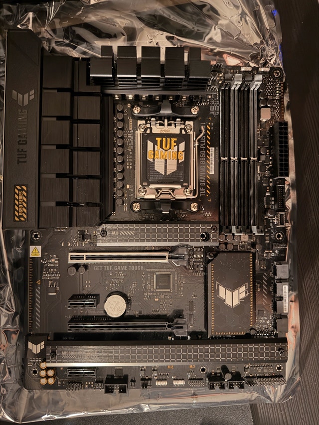 ASUS TUF GAMING B650-PLUS WIFI Motherboard - photo 3