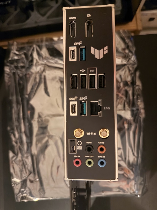 ASUS TUF GAMING B650-PLUS WIFI Motherboard - photo 4