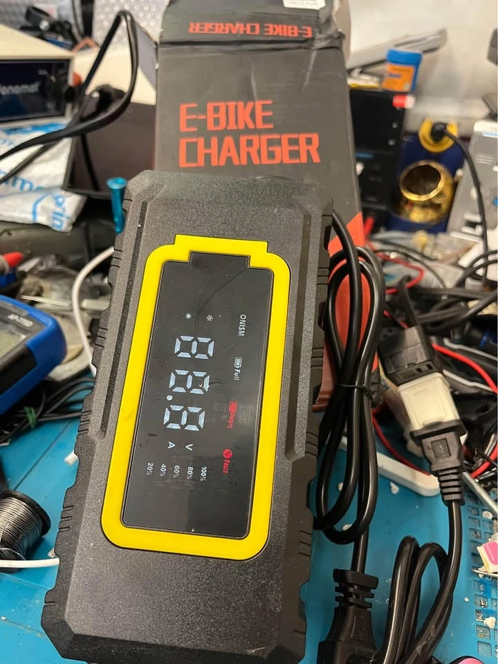 48V and 60V Smart Battery Charger with Display - photo 2