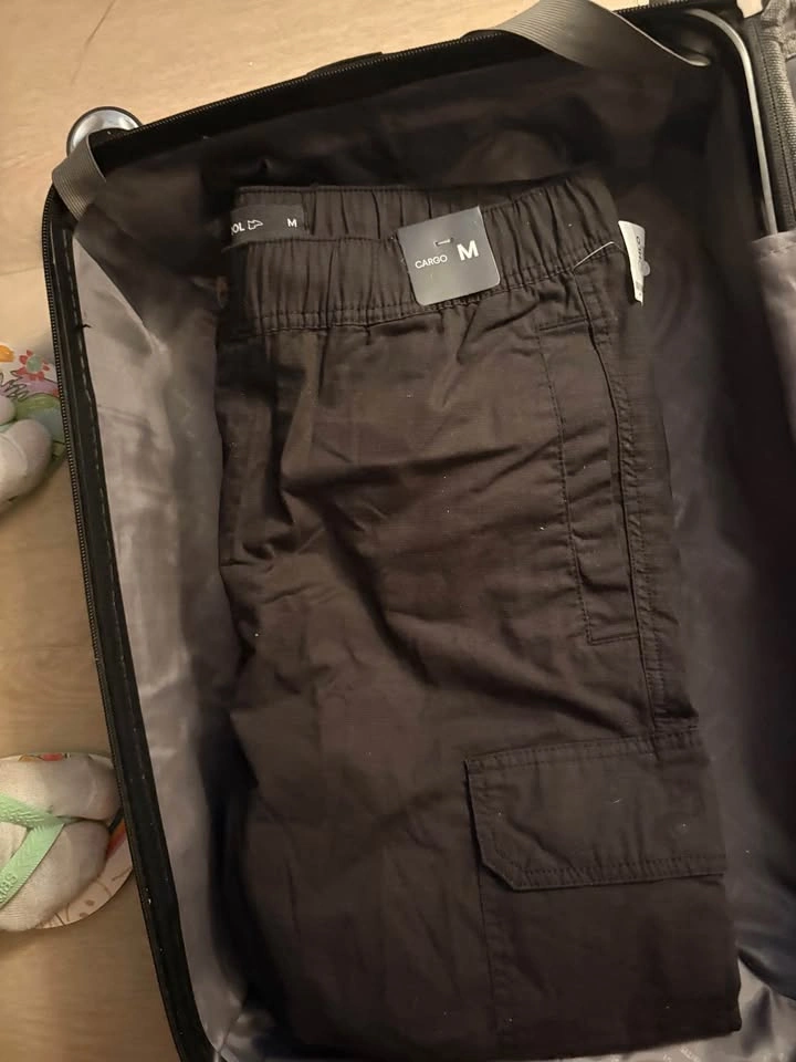 NEW Black Cargo Pants Size M - photo 3