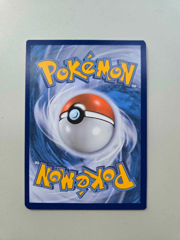 Pikachu RC29 Radiant Collection NM - photo 2