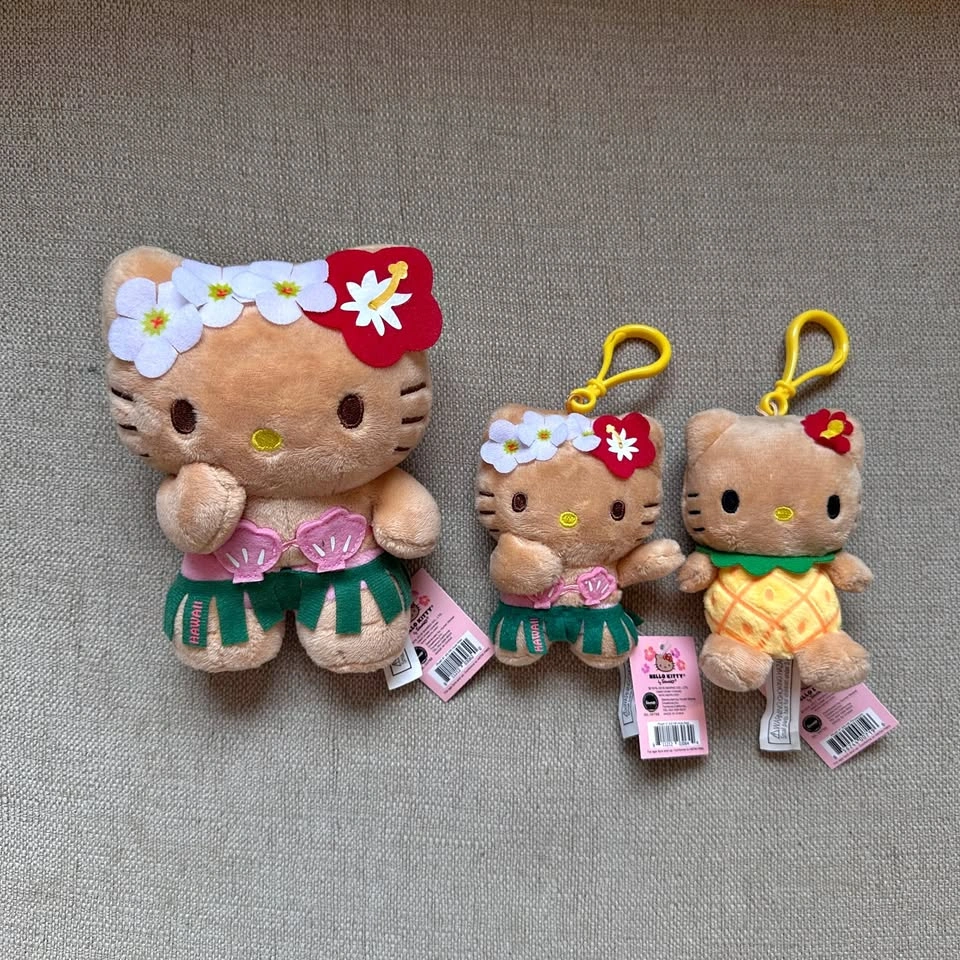Hello Kitty Hawaiian Plush & Keychain