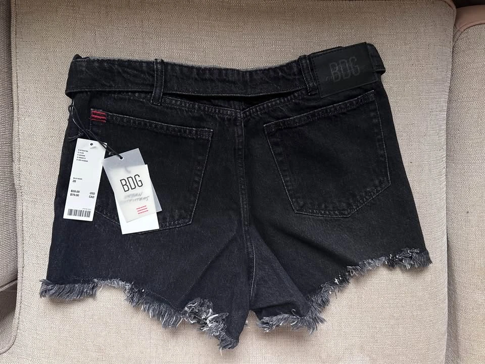 New BDG Urban Outfitters Black Denim Shorts Size 26 - photo 2