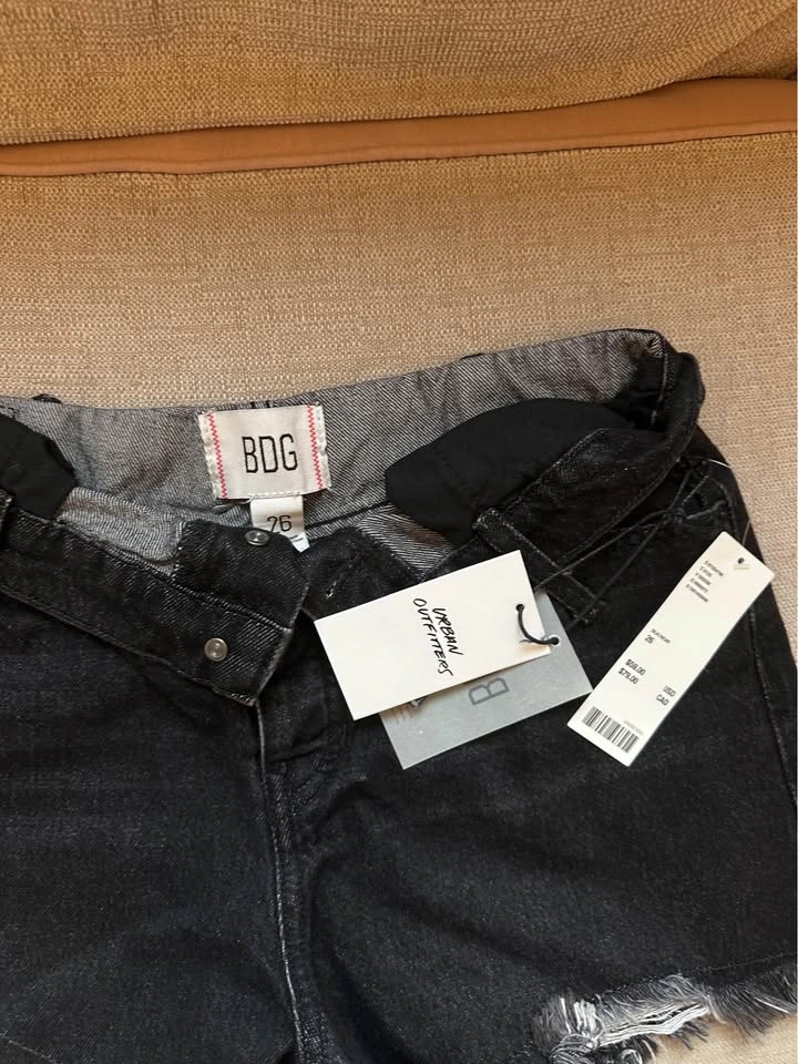 New BDG Urban Outfitters Black Denim Shorts Size 26 - photo 5