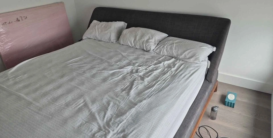 King Size Elk Model Upholstered Bed Frame with Mattress - photo 2
