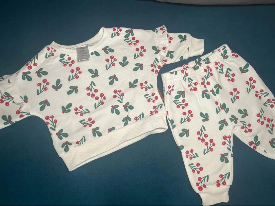 Baby Girl Holiday Clothing 3-6M - photo 3