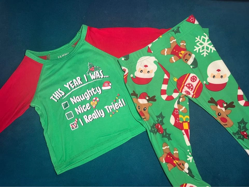 BNWT Baby Holiday Outfits 6-12M - photo 3