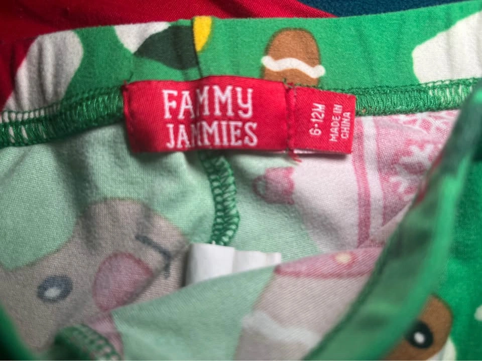 BNWT Baby Holiday Outfits 6-12M - photo 4