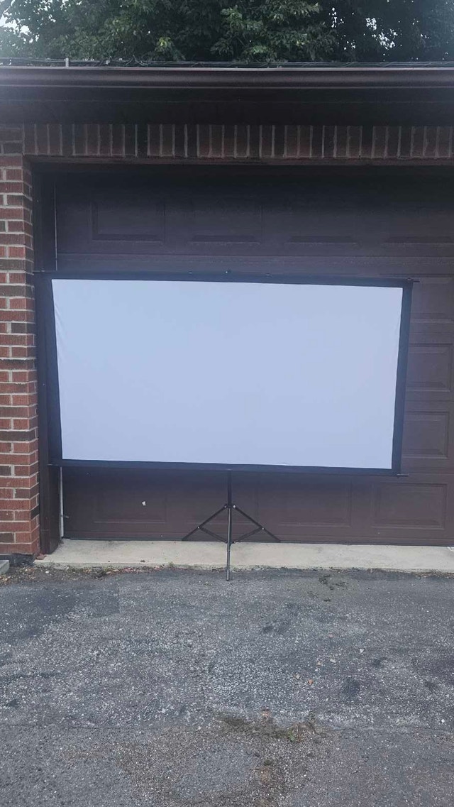 VEVOR 100" Portable Projector Screen