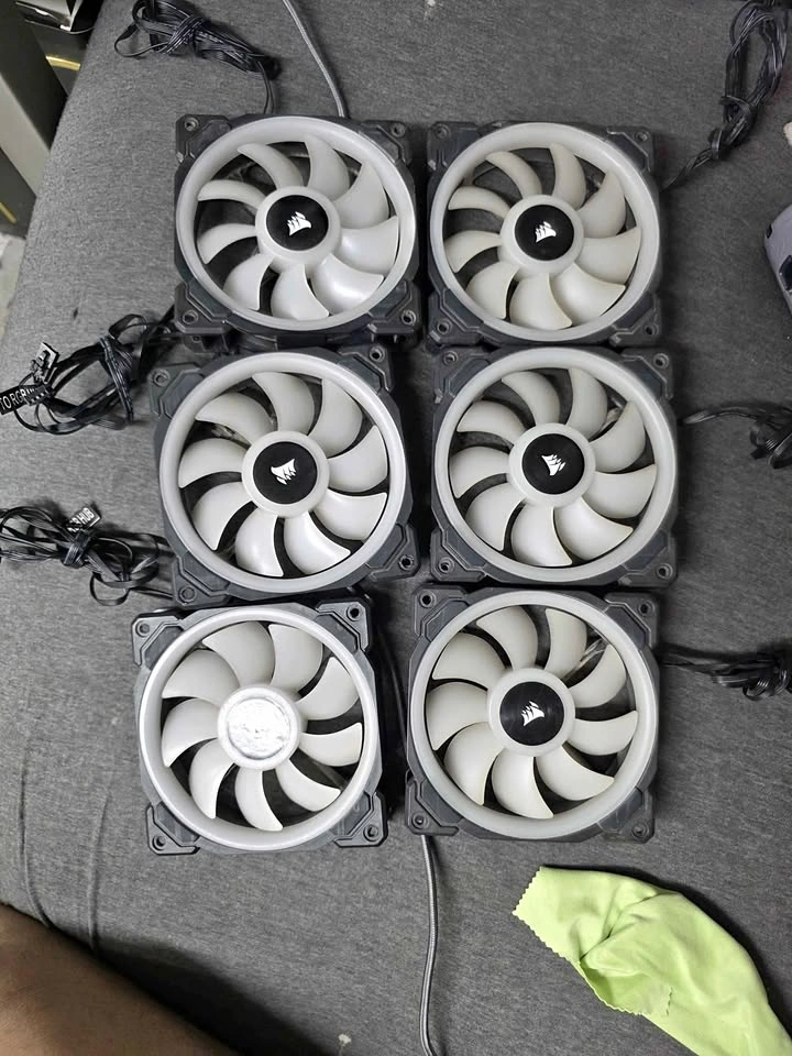 6x LL120 corsair fans