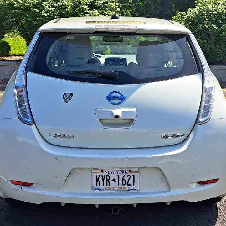2012 Nissan LEAF · SV Hatchback 4D