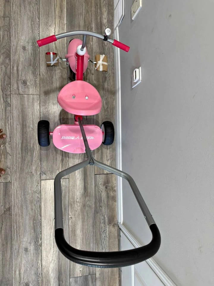 Radio Flyer Steer & Stroll Trike